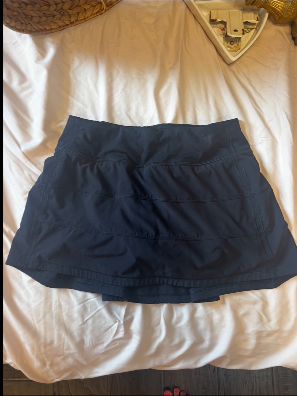 Lulu lemon Black skirt size 4